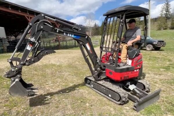 How To Operate a Mini Excavator